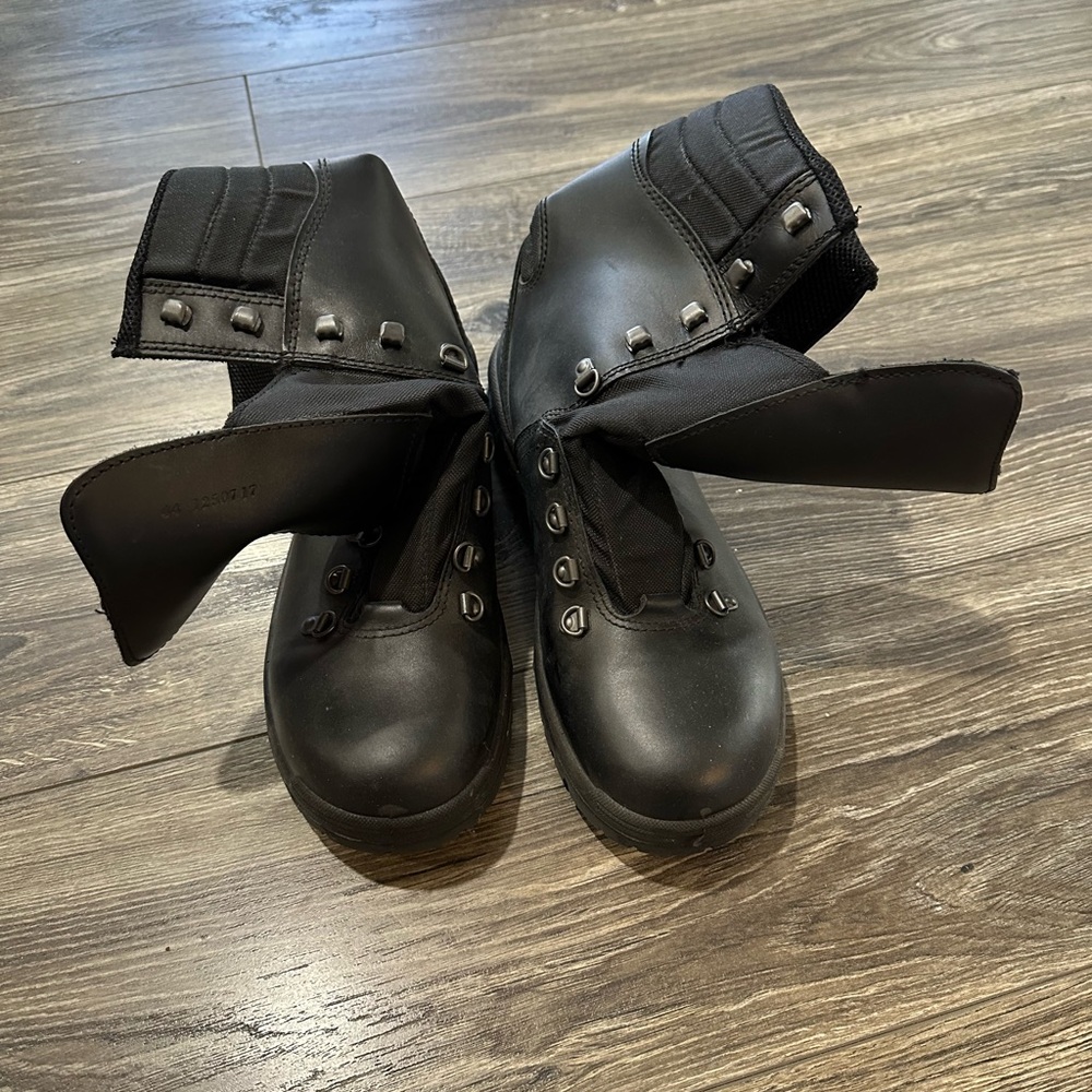 Man’s army -leader new shoes 11